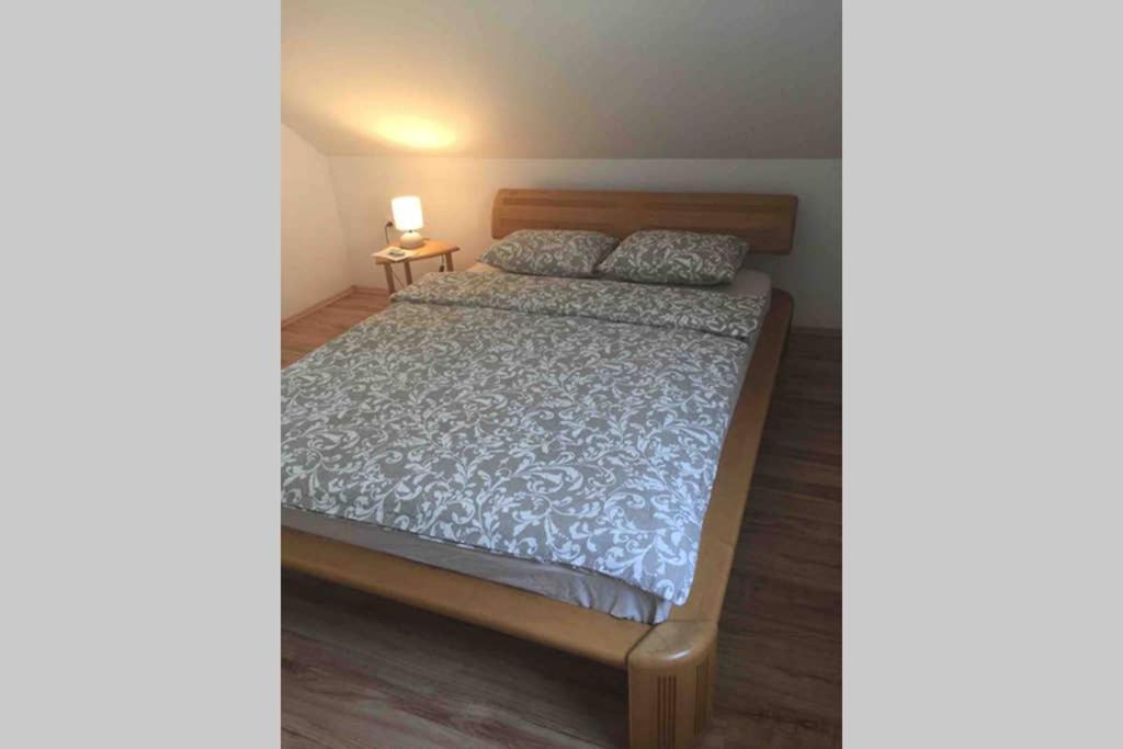 Haus Mit 3 Schlafzimmer Und Garten Amstetten Exterior foto