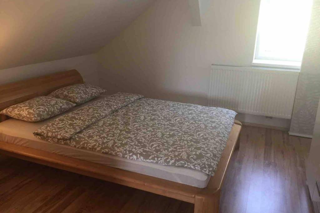Haus Mit 3 Schlafzimmer Und Garten Amstetten Exterior foto