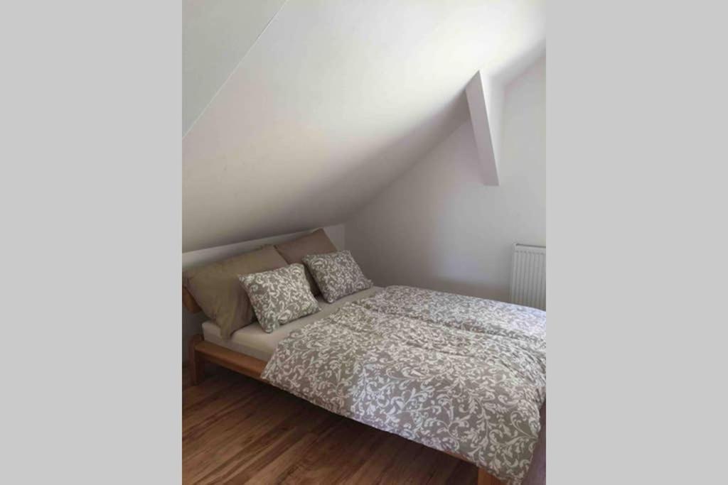 Haus Mit 3 Schlafzimmer Und Garten Amstetten Exterior foto